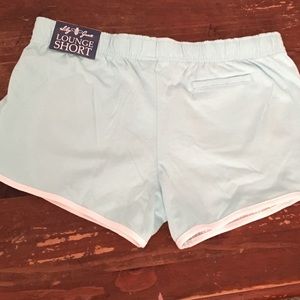 Seersucker lounge short.